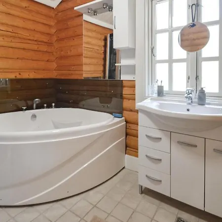 Awesome In With Private Swimming Pool, Can Be Inside Or Outside *